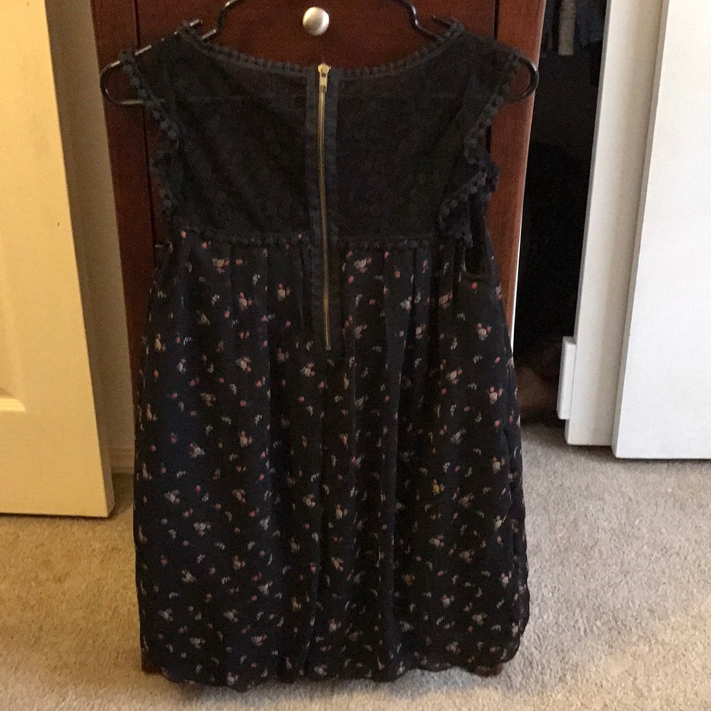 Top - Picture 2 of 3
